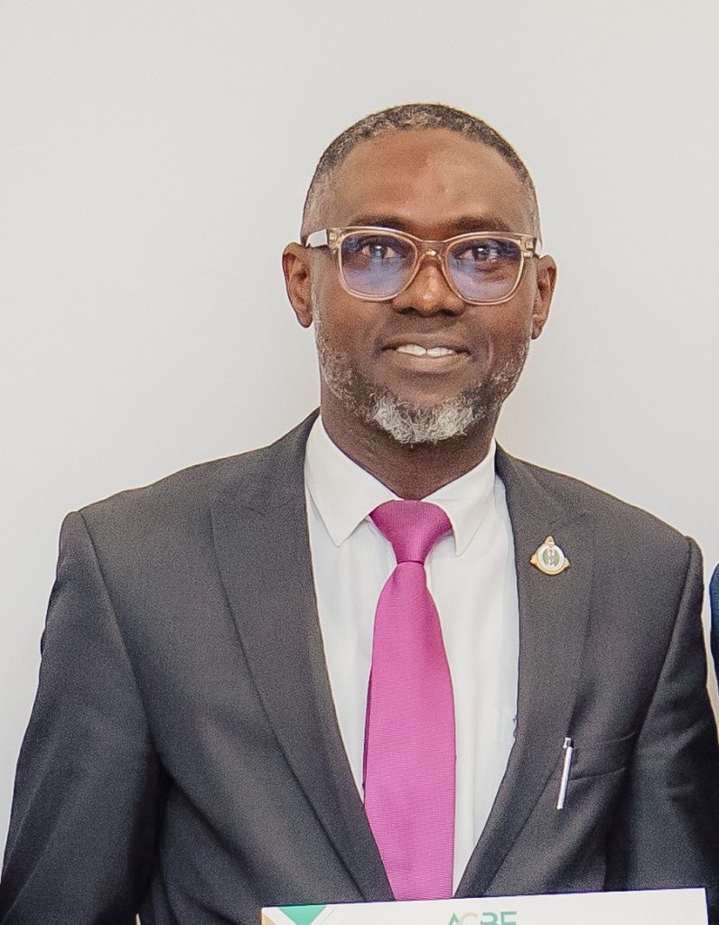 Dr. Oluwole Olutola